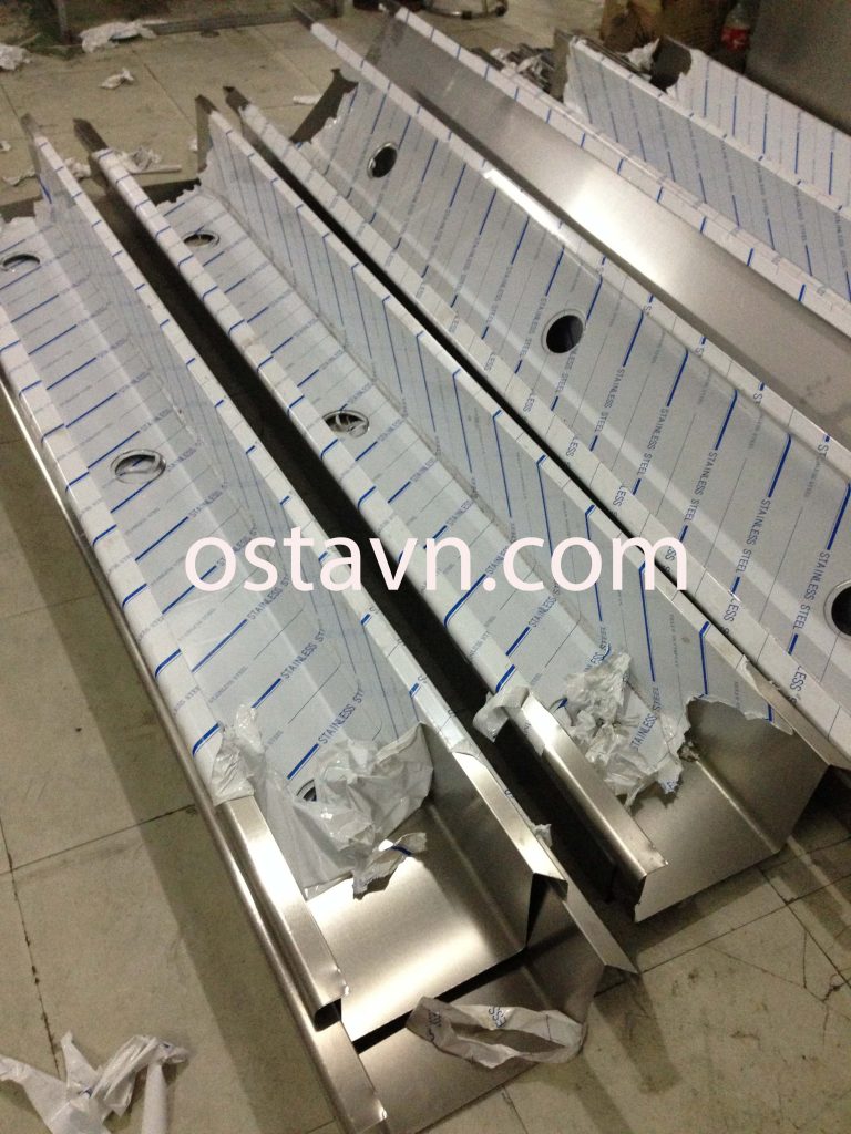 gia-cong-mang-nuoc-inox