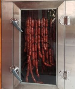 Ứng dụng của máy sấy nhiệt trong sản xuất lạp xưởng