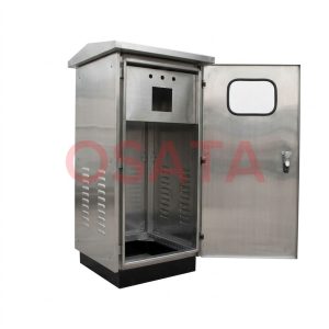 Vỏ tủ điện ngoài trời với mái che và bẫy nước